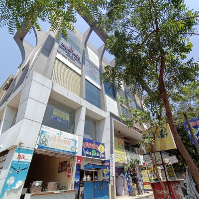 Veon Plaza Shopping Hub, Surat - Retails and Office Space