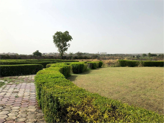 Lake Pearl Spring, Bhopal - Villa & Plots