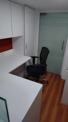 Laxmi Plaza, Mumbai - Offers Fully Furnished Office