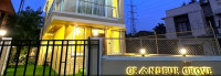 Grandeur Grove