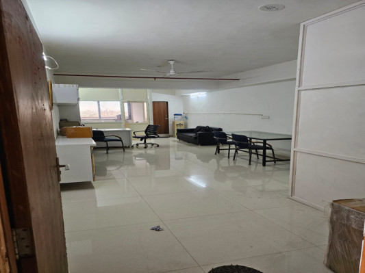 Shyam Business Hub, Ahmedabad - Shop / Showroom