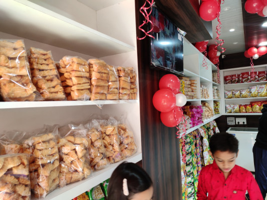 Royal 18, Pune - Retail Shops
