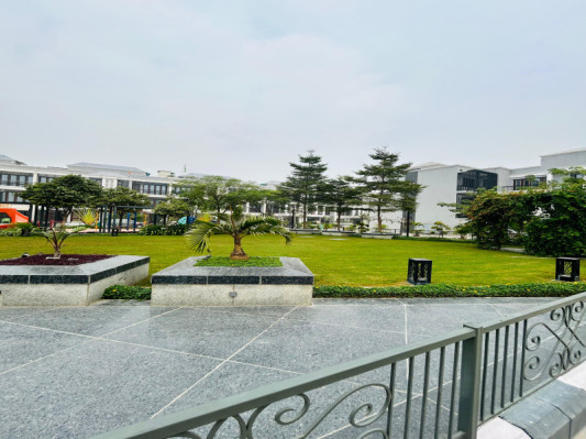 Palm Kunj, Ghaziabad - Premium 4/5 BHK Villas