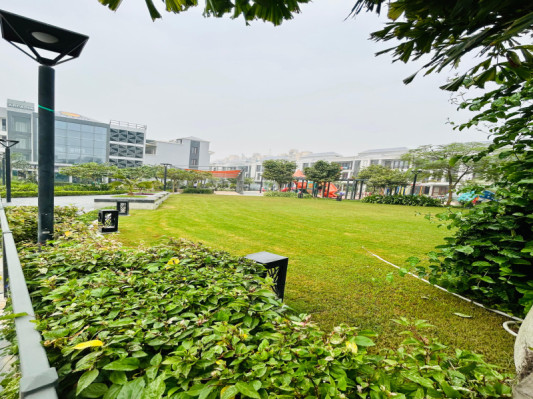 Palm Kunj, Ghaziabad - Premium 4/5 BHK Villas