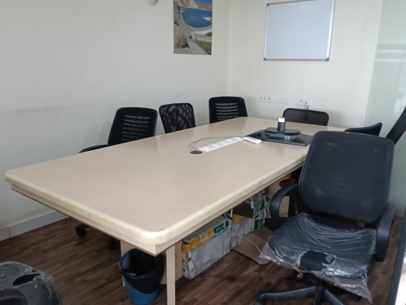  1260 Sq.ft. Office Space for Rent in Jawaharlal Nehru Road, Kolkata