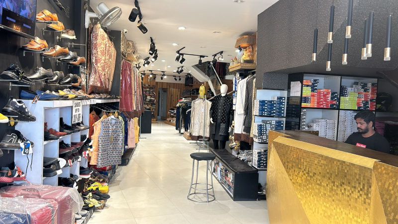 Commercial Shop 1400 Sq.ft. for Rent in Main Road, Ranchi