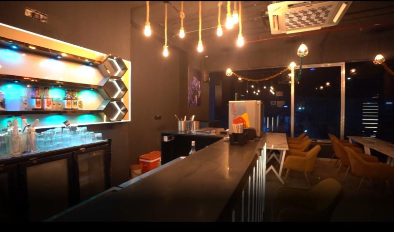  Hotels 2200 Sq.ft. for Rent in Dahisar East, Mumbai