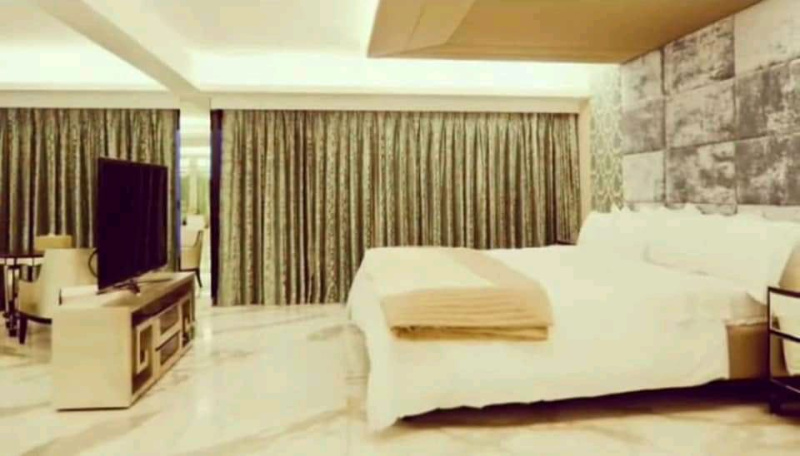 6 BHK Villa 6300 Sq.ft. for Sale in Juhu, Mumbai