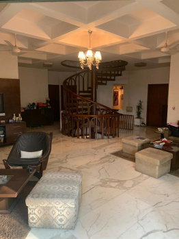 7 BHK Villa for Sale in Juhu, Mumbai