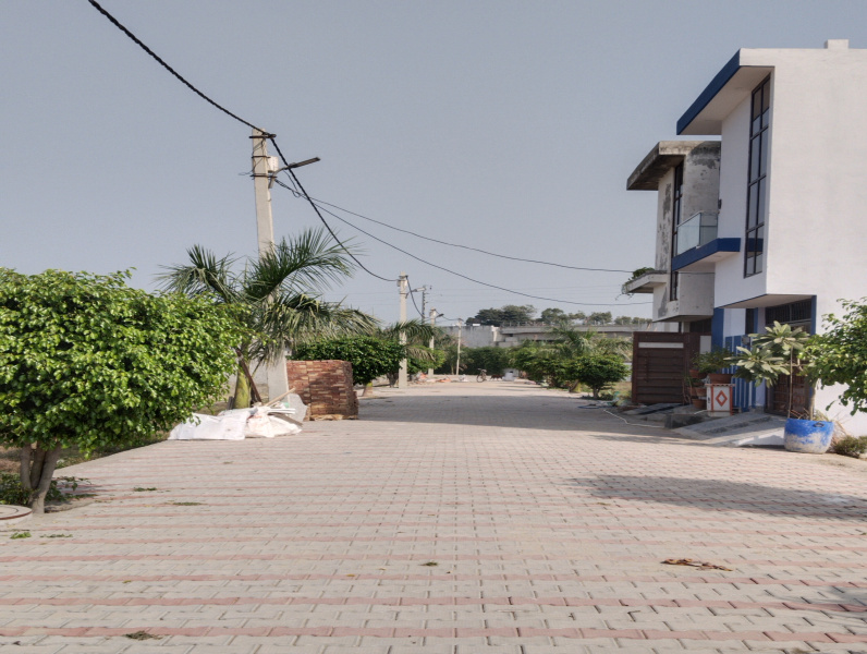  105 Sq. Yards Residential Plot for Sale in Rohta Road, Meerut