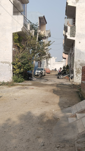  105 Sq. Yards Residential Plot for Sale in Rohta Road, Meerut