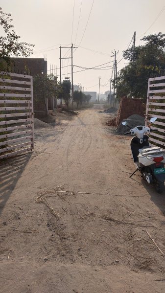  104 Sq. Yards Residential Plot for Sale in Rohta Road, Meerut