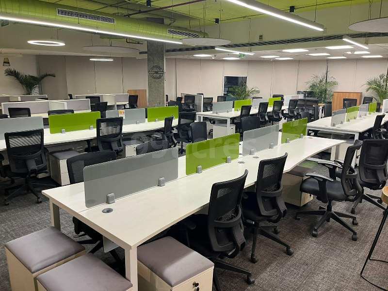  Office Space 2100 Sq.ft. for Rent in Geeta Bhawan, Indore