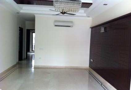 Showroom 1500 Sq.ft. for Rent in