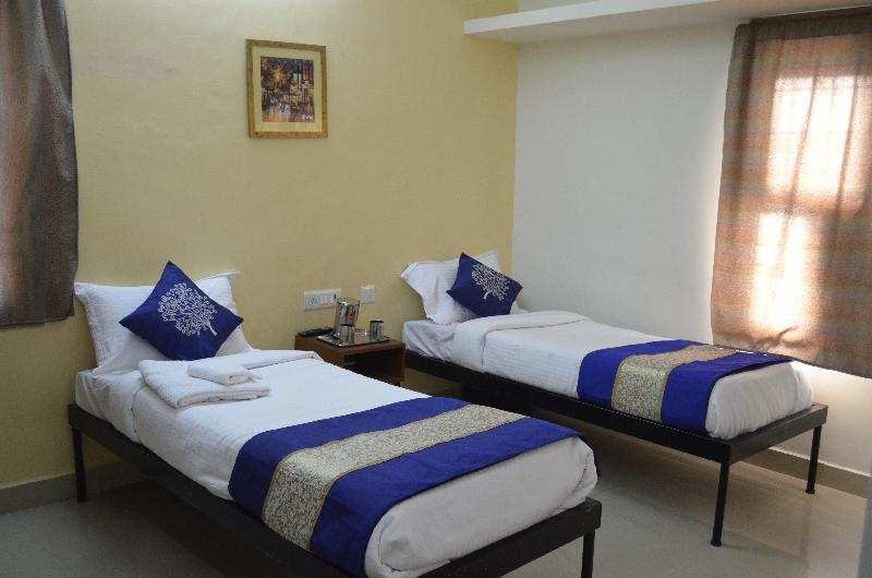 17 BHK Residential Apartment 3200 Sq.ft. for PG in Velachery, Chennai