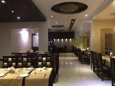 Hotels 4000 Sq.ft. for Rent in M. G Road, Pune