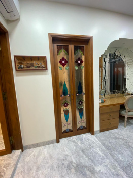 6 BHK Flat for Sale in Palm Beach Road, Navi Mumbai