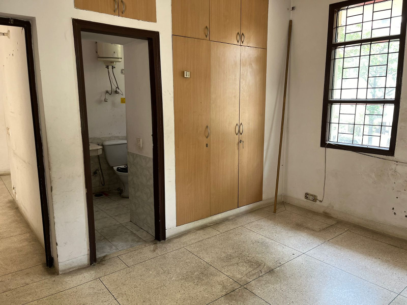 3.5 BHK Builder Floor 3000 Sq.ft. for Sale in Block D South City, Gurgaon