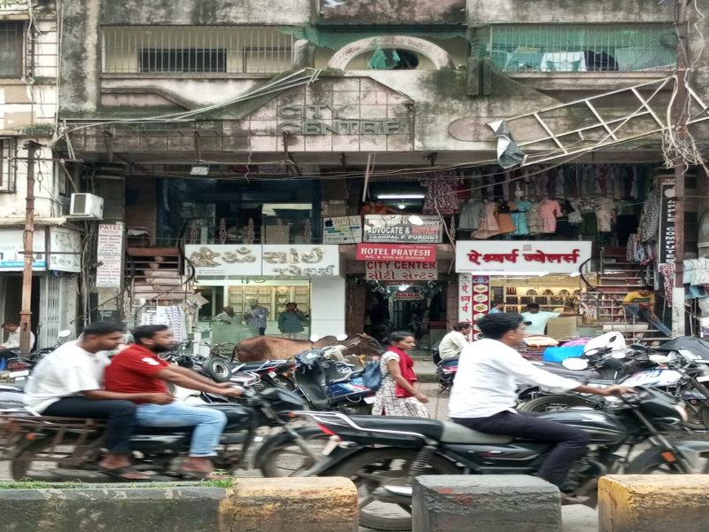  Office Space 330 Sq.ft. for Sale in Vapi bazar Vapi