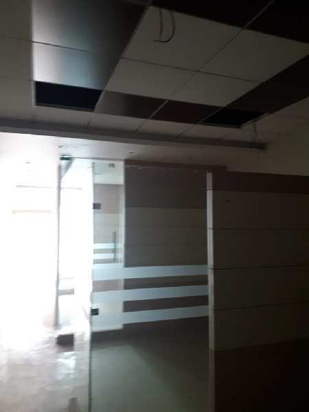 Office Space 1800 Sq.ft. for Rent in Vikas Khand 1,