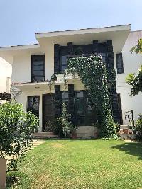 9 BHK House for Sale in Block A1 Safdarjung Enclave, Delhi