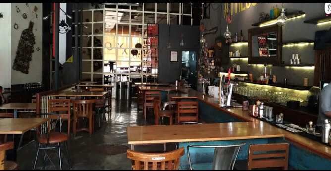  Hotels 1600 Sq.ft. for Rent in Magarpatta, Pune