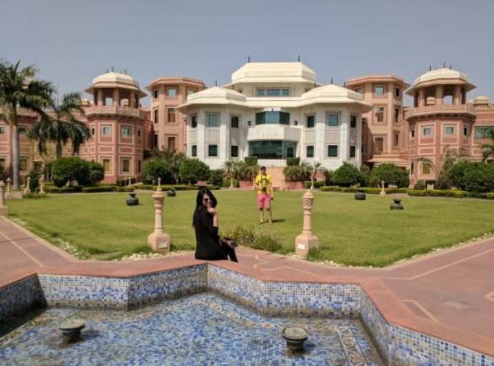  Hotels 27000 Sq. Yards for Sale in Fatehabad Road, Agra