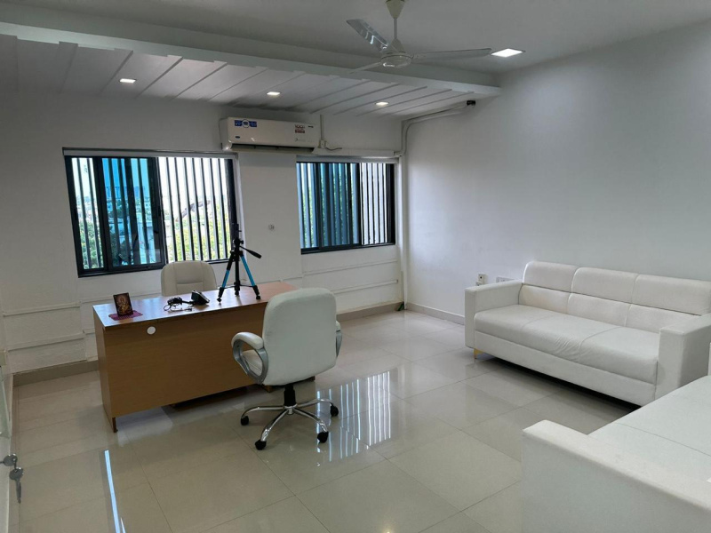  Office Space 12300 Sq.ft. for Rent in Chhani, Vadodara