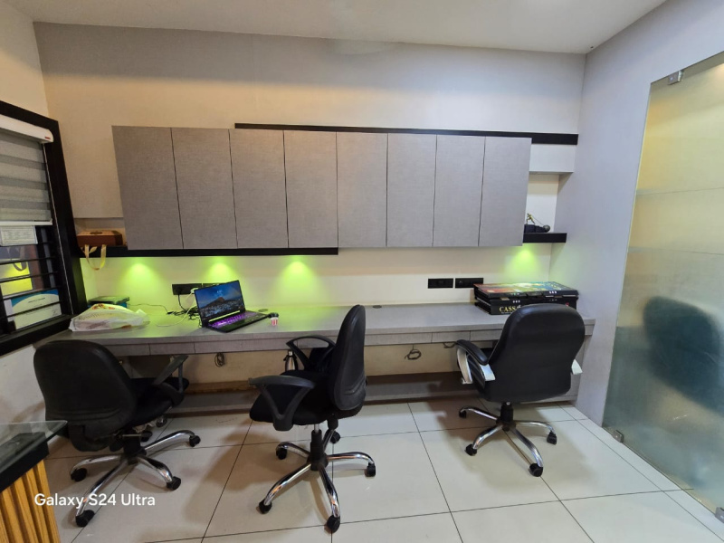 Office Space 430 Sq.ft. for Rent in Sama Savli Road, Vadodara