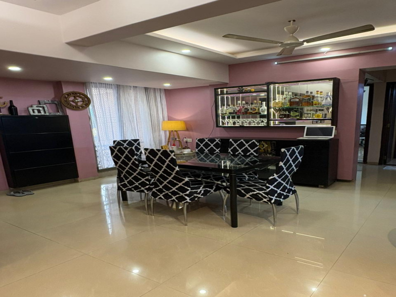 6 BHK House 11000 Sq.ft. for Rent in Juhu, Mumbai