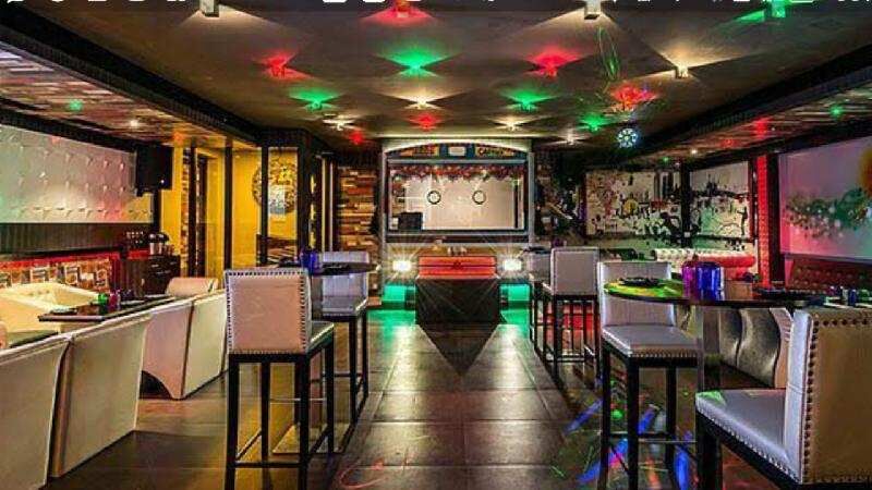  Hotels 7000 Sq.ft. for Rent in Worli, Mumbai