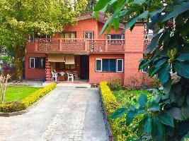  Guest House for Rent in DLF Phase I, Gurgaon