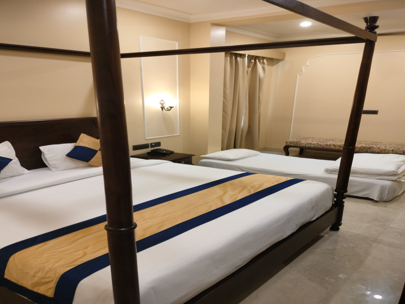 Hotels 300 Sq. Yards for Rent in Fatehabad, Agra