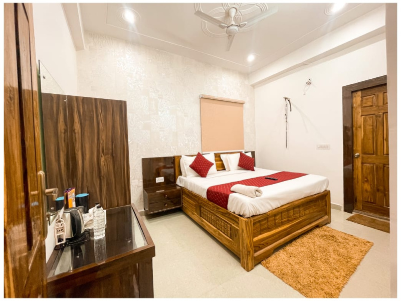  Hotels 250 Sq.ft. for Rent in ISKCON Vrindavan, 