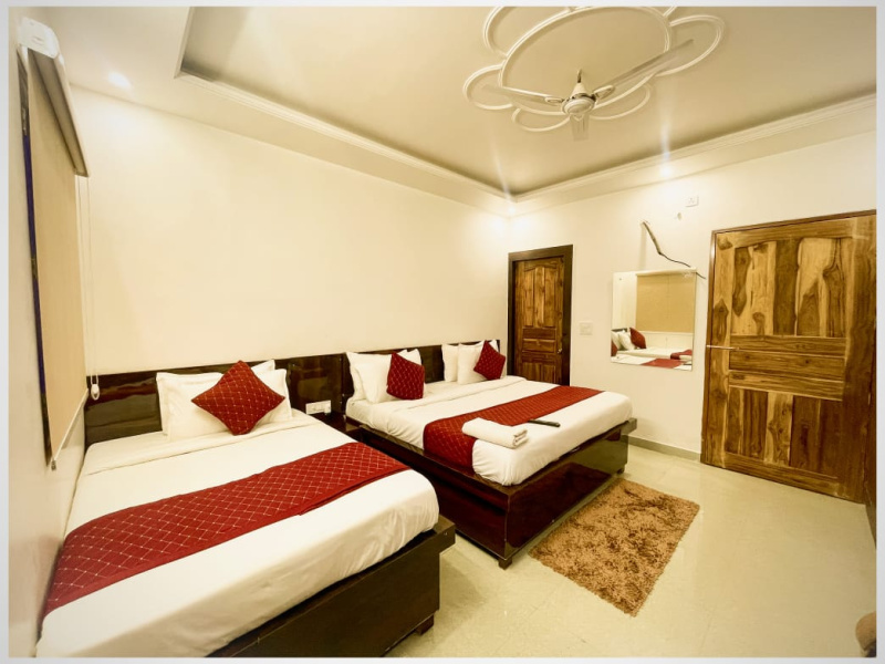  Hotels 250 Sq.ft. for Rent in ISKCON Vrindavan, 