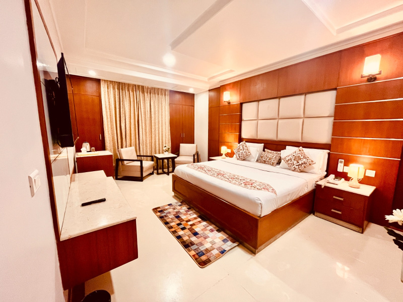  Hotels 300 Sq.ft. for Rent in Fatehabad Road, Fatehabad Road, Agra