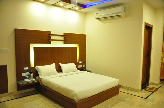  250 Sq. Yards Hotels for Rent in Mahipalpur, Delhi