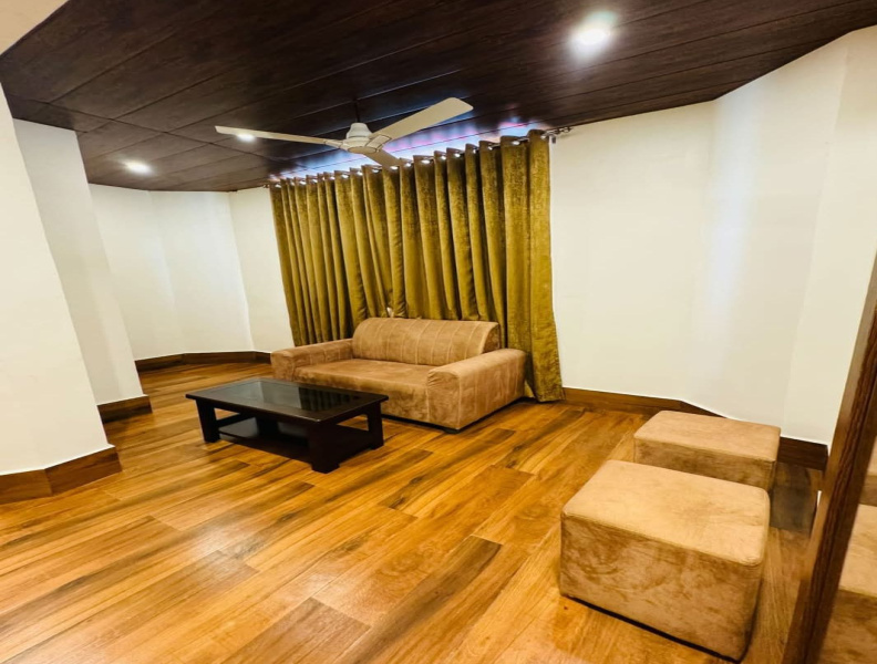 240 Sq. Yards Hotels for Rent in Laxmi Nagar, Delhi