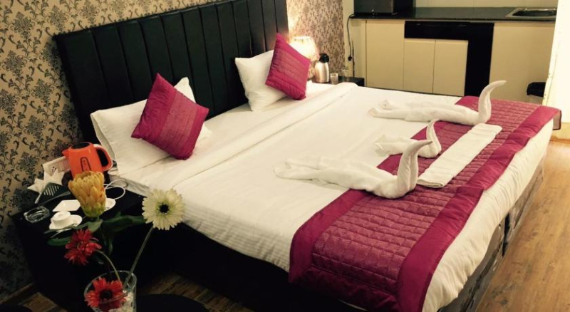  1800 Sq.ft. Hotels for Sale in Hazratganj, Lucknow