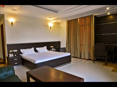  1800 Sq.ft. Hotels for Sale in Hazratganj, Lucknow