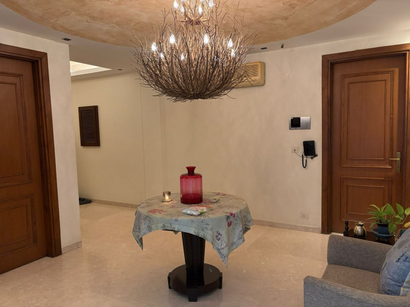 4 BHK 4000 Sq.ft. Apartment for Sale in DLF Phase V, Gurgaon