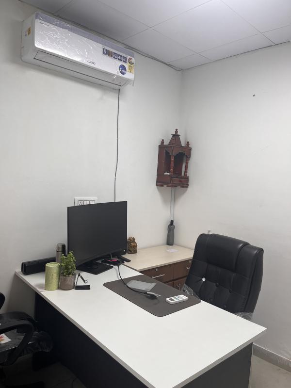  2100 Sq.ft. Warehouse for Rent in Phase 8b, Mohali