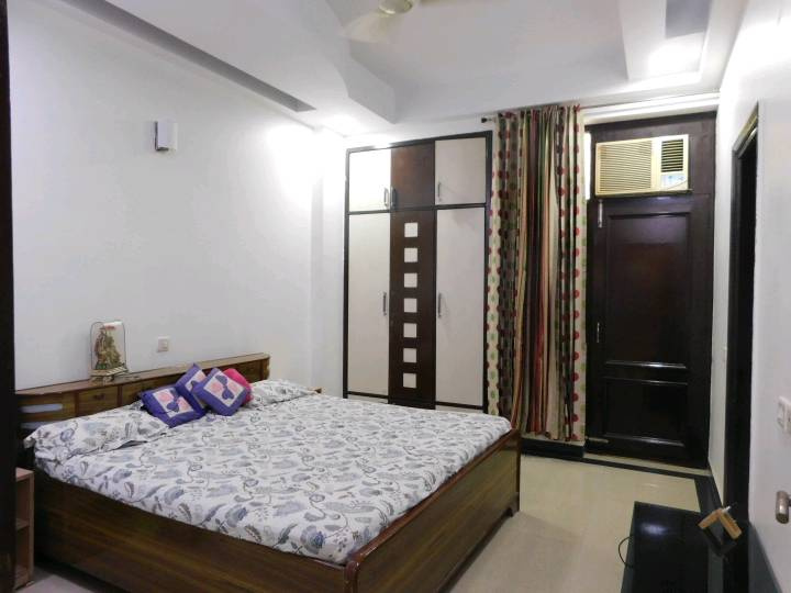 5 BHK House 200 Sq. Meter for Sale in Sector 52 Noida