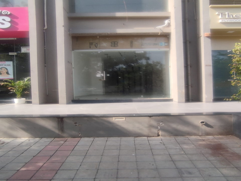  Commercial Shop 500 Sq.ft. for Rent in Sola, Ahmedabad