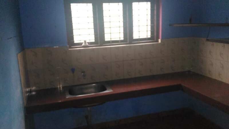 2 BHK Builder Floor 800 Sq.ft. for Rent in Aluva, Kochi