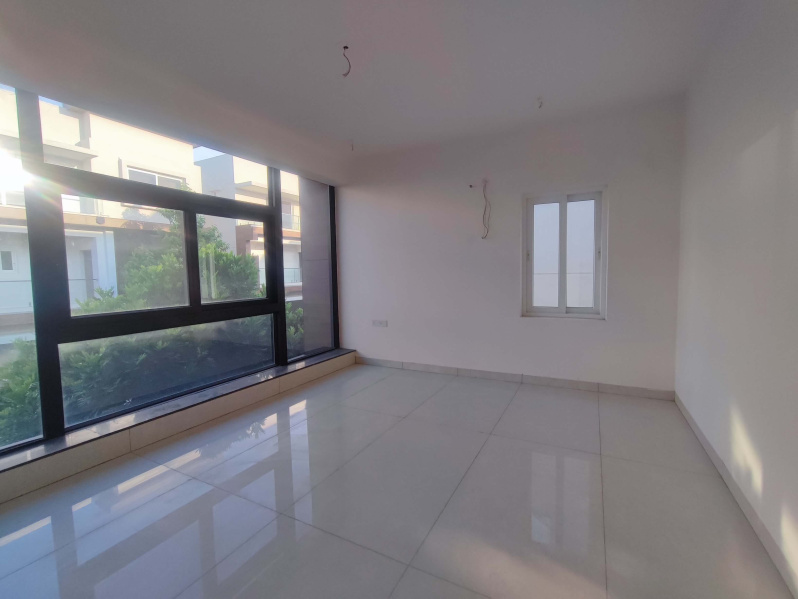 4 BHK 4095 Sq.ft. Villa for Sale in Tellapur, Hyderabad