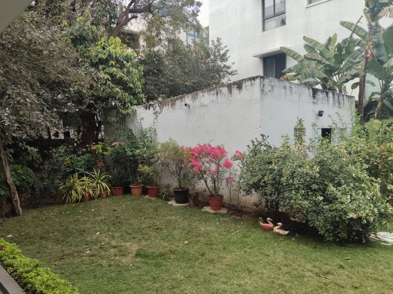  305 Sq. Yards Commercial Land for Sale in Banjara Hills, Hyderabad