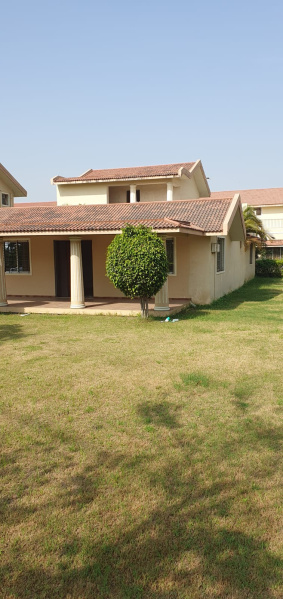 3 BHK Farm House 700 Sq. Yards for Sale in