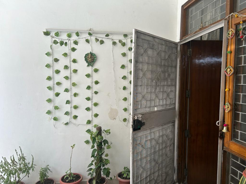 2 BHK Builder Floor 850 Sq.ft. for Sale in Lajpat Nagar, Delhi