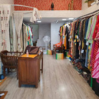  Commercial Shop for Sale in Vile Parle West, Mumbai